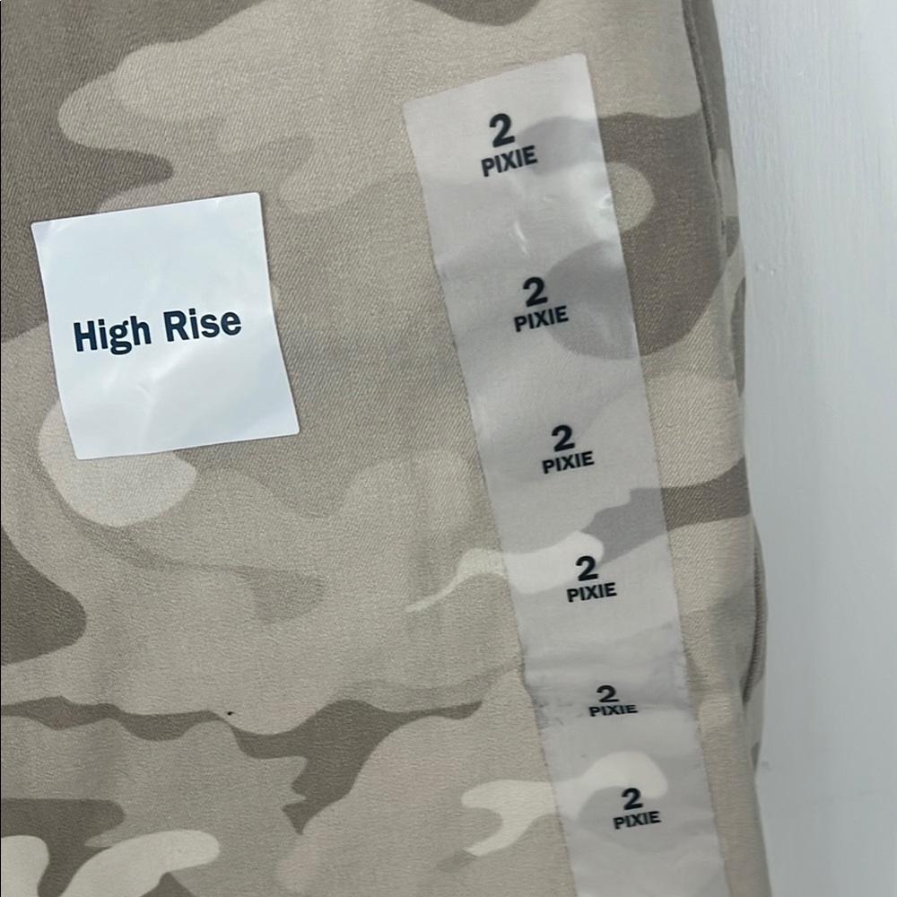 Old Navy Camouflage Pants - Beige and Tan pixie style size 2 - Picture 2 of 5